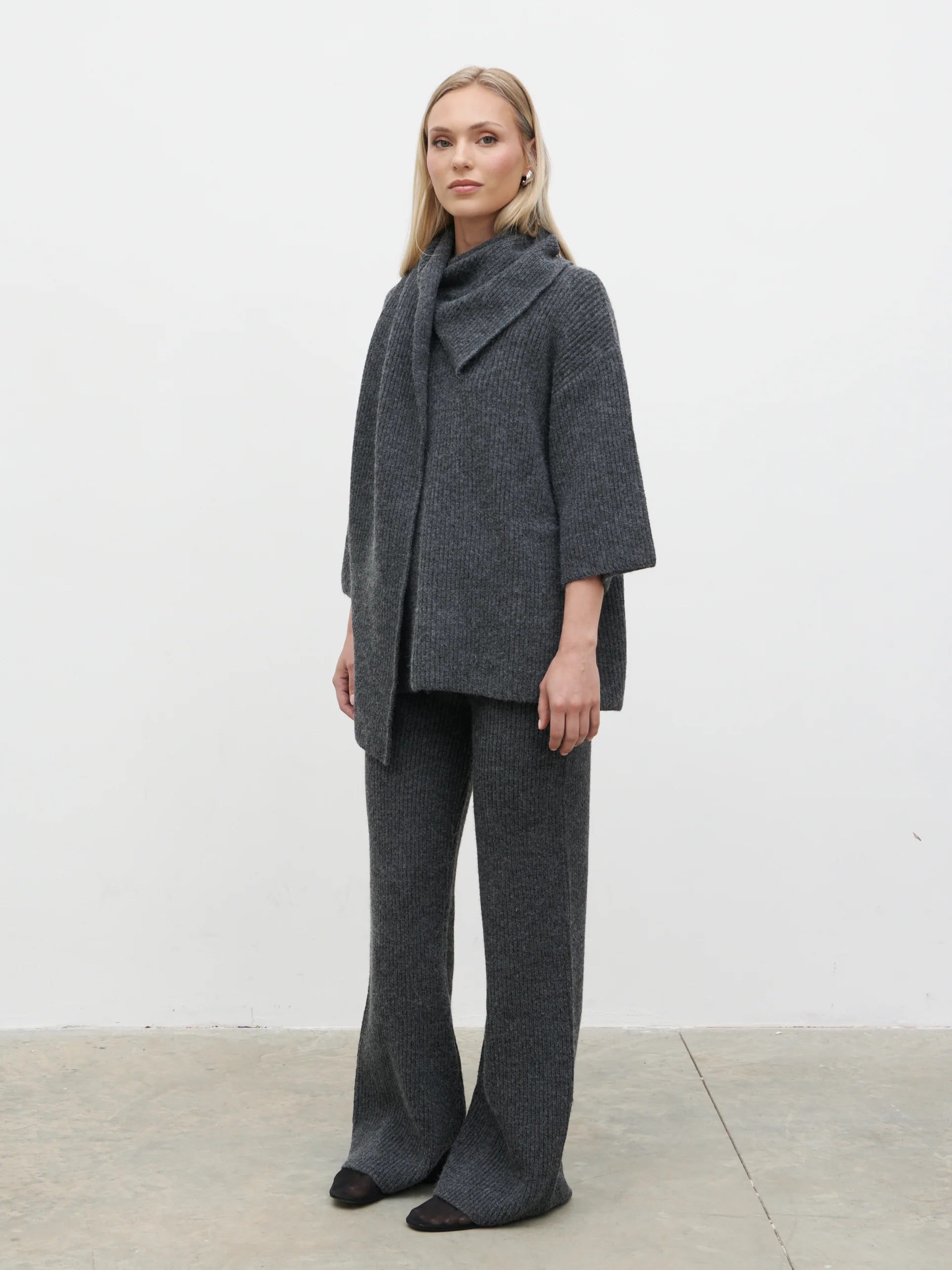Beautrix Knit Straight Leg Trousers - Charcoal - Image 4