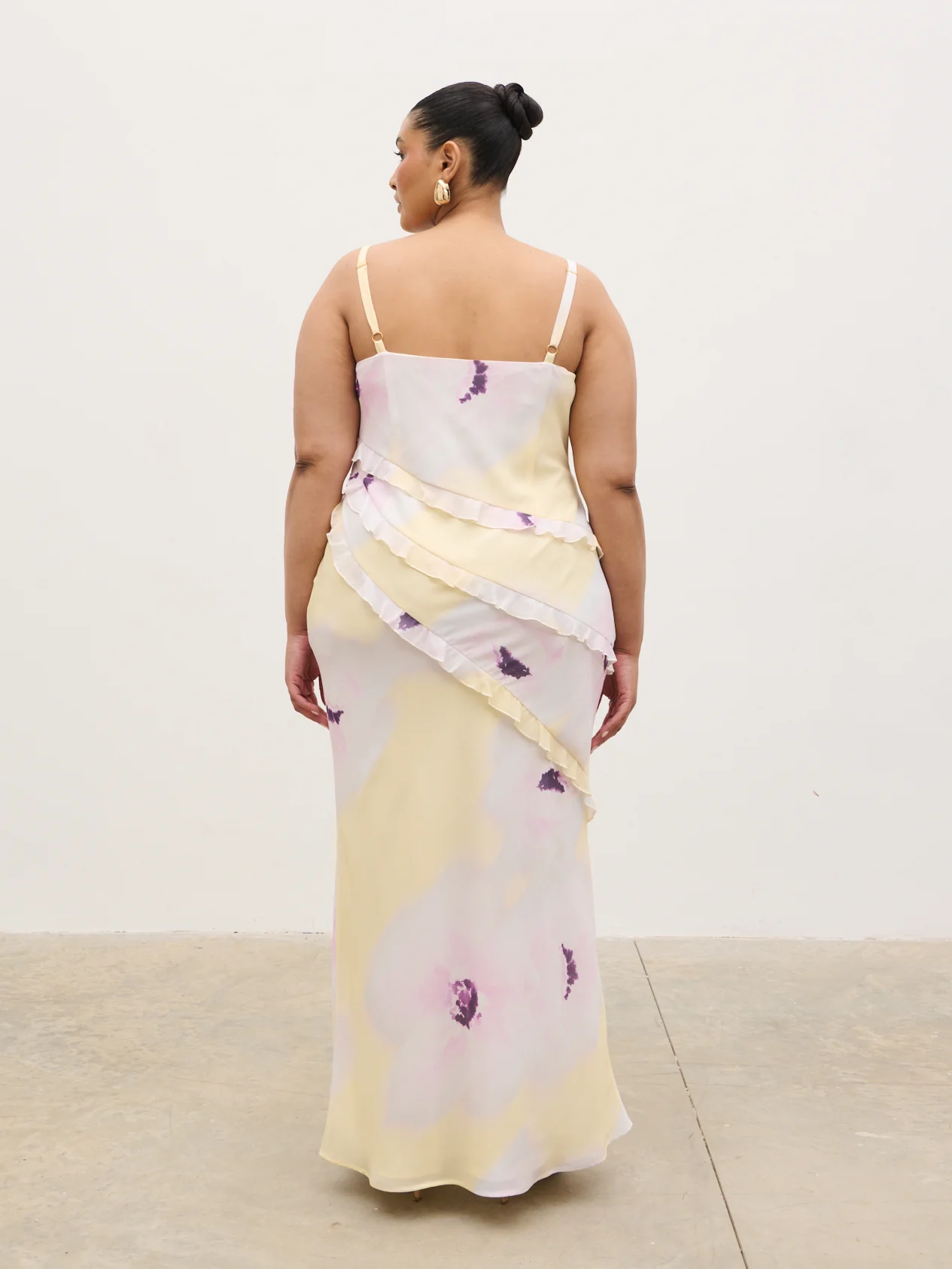 Constance Ruffle Maxi Dress Curve - Watercolour Poppy - Image 4