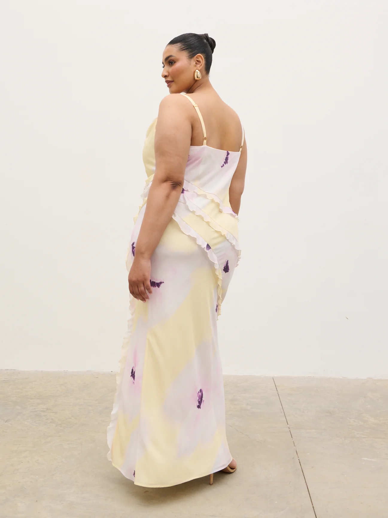 Constance Ruffle Maxi Dress Curve - Watercolour Poppy - Image 5