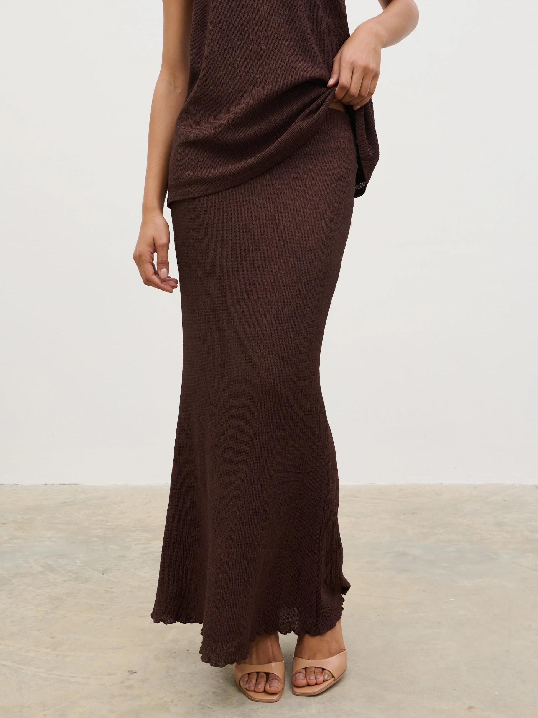Evalina Crinkle Maxi Skirt - Brown - Image 2