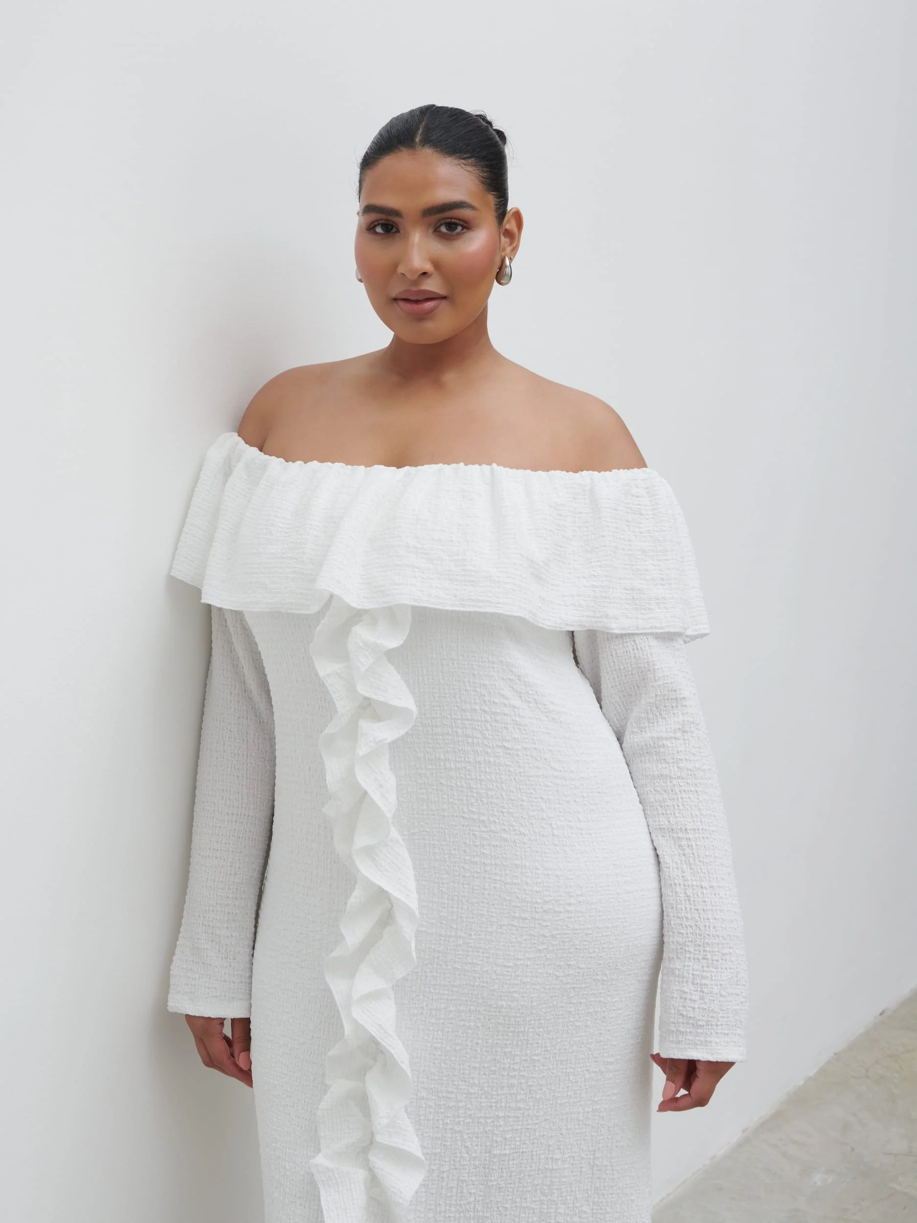 Hope Bardot Ruffle Jersey Maxi Dress Curve - Cream - Image 2