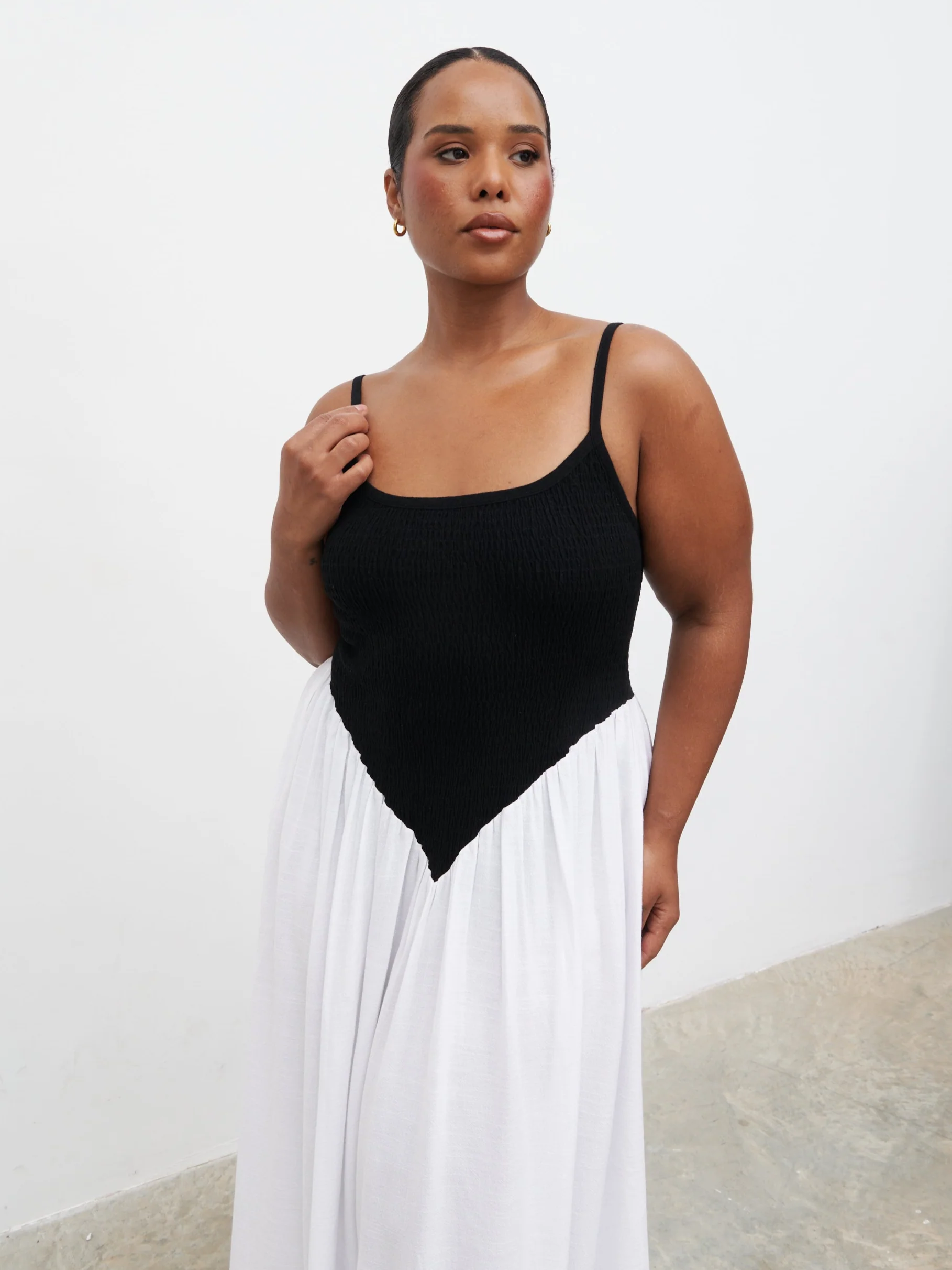 Maude Shirred Contrast Maxi Dress Curve - Black and Cream - Image 2